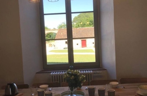 Les Herbiers Cottage | 18th Century Cottage with Pool and WiFi - Up to 10 People