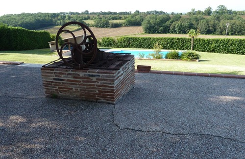 Pechbonnieu House | 18th century house overlooking the Pyrenees
