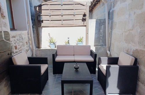 Marsillargues House | 18th century stone village house with terrace, 15 minutes from beaches.