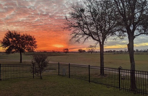 Navasota House | 18th Fairway golf course home w patio gas grill, firepit, hot tub, & fitness rm