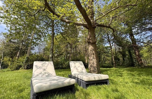 Saint-Germain-de-Tournebut Cottage | 18th Century Pavilion with Internet, Private Park