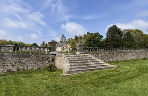 Saint-Germain-de-Tournebut Cottage | 18th Century Pavilion with Internet, Private Park