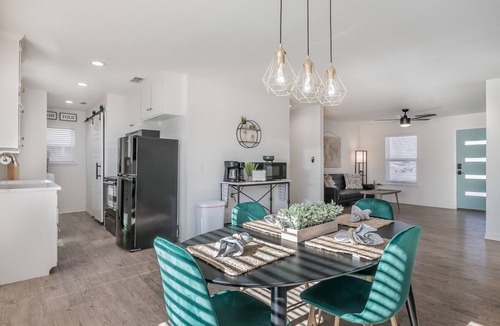 Dumas House | 18th Street Retreat