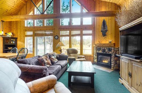 Redmond Ski Chalet | 18th Tee Chalet Getaway