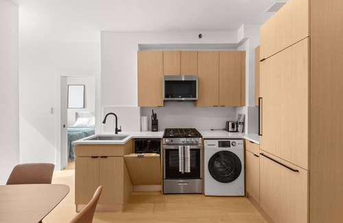 Ukrainian Village Apartment | 19- 6A New 2BR in East village