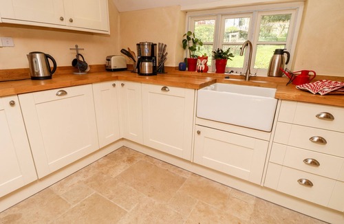 Newport Cottage | 19 Clatterford Shute