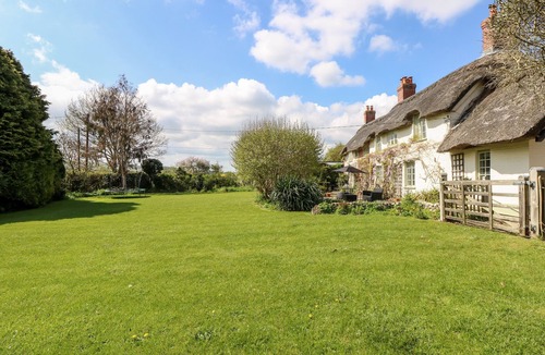 Newport Cottage | 19 Clatterford Shute
