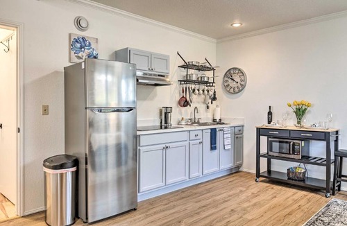 Manchester Apartment | 19 Mi to Seattle Port Orchard Studio with Views