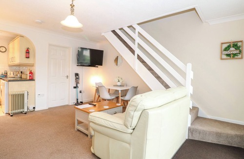 Corton Cottage | 19 Waterside Park