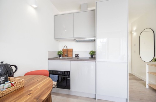 South Harrow Apartment | 190 Northolt Road