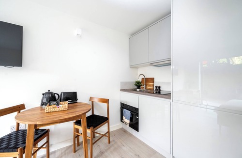 South Harrow Apartment | 190 Northolt Road