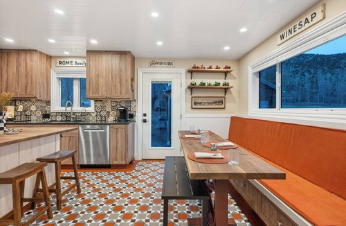 New Castle House | 1900's Farmhouse