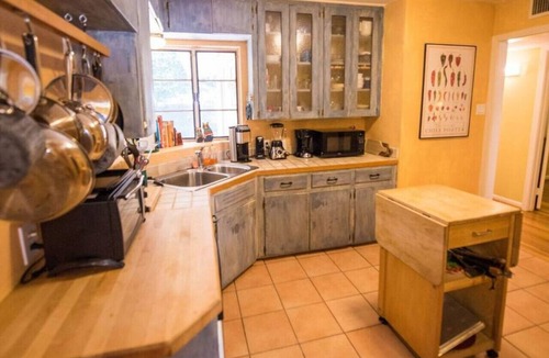 Zilker Apartment | 1903 Paramount Avenue