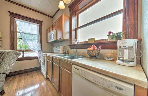 Treloar Apartment | 1905 Historic Storefront