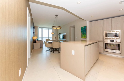 Hollywood South Central Beach Apartment | 1908 Hyde On The Beach Luxurious Ocean View 2 Bedroom