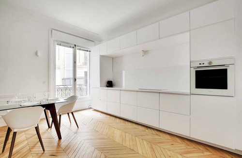 Porte-Dauphine Apartment | 190m²Step into a realm of unparalleled luxury Trocadero:80m² Rare private garden