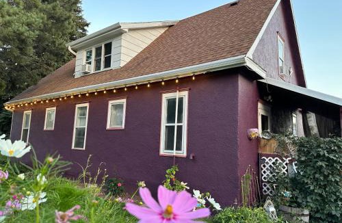 Potter Bed & Breakfast | 1912 Nostalgic TrainCrew Boarding House