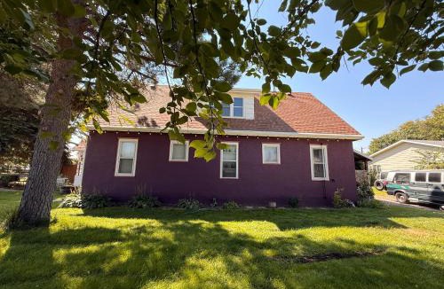 Potter Bed & Breakfast | 1912 Nostalgic TrainCrew Boarding House