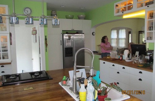 Carbondale House | 1920's Farm House Built by the Trainmaster of Carbondale. Modern updates in 2012