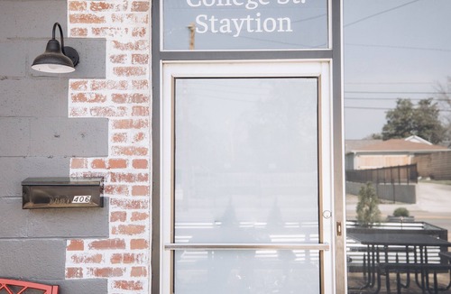 Dickson House | 1920 Station Reno. Pet friendly! Walking distance to eats, activities, & parks.