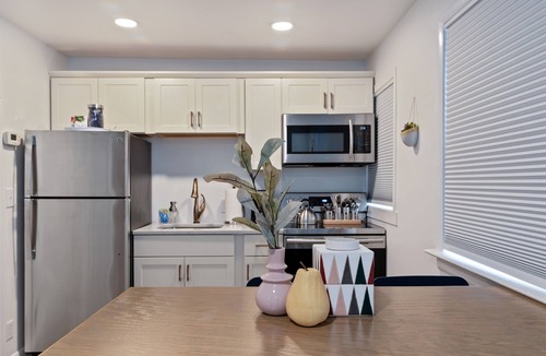 Hillsboro Village House | 1920s Carriage House, Hillsboro Village