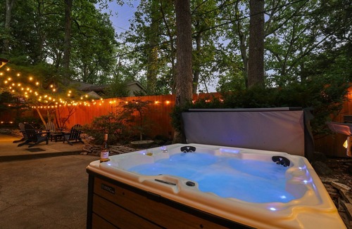 Rockford House | 1920s Cottage with Hot Tub, Fire Pit and Game Room