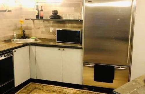 Brookfield Apartment | 1920s fully updated unique 2 BR open artist loft space