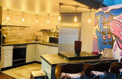 Brookfield Apartment | 1920s fully updated unique 2 BR open artist loft space