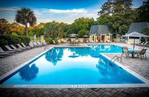 Shipyard Plantation House | 193 Evian