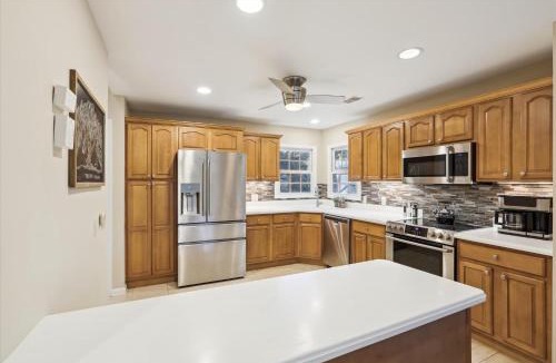 Shipyard Plantation House | 193 Evian