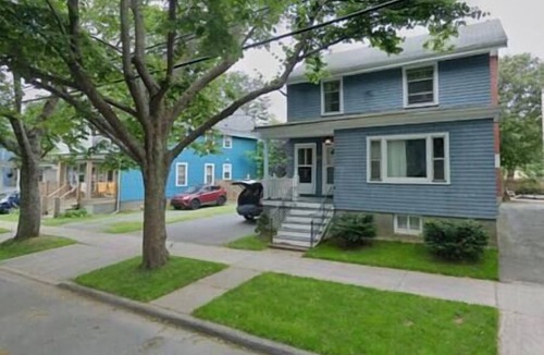 North End Apartment | 1930's Nostalgic Boutique Loft Canopy Beds