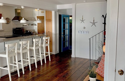 Three Tree Point House | 1930’s Beach Front cottage in the unique Three Tree Point area.