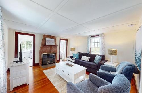 Bass River House | 1930s Guest House