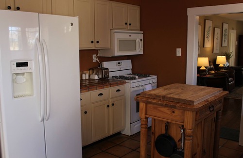 Alamogordo Cottage | 1940's Cottage in Old Town Alamogordo