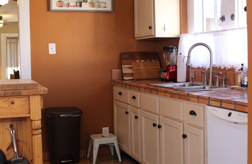 Alamogordo Cottage | 1940's Cottage in Old Town Alamogordo