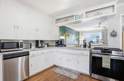 Turner Park House | 1940s Stunning Midtown Remodel | Expo/TU 1 Mile