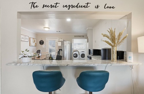 Turner Park House | 1940s Stunning Midtown Remodel | Expo/TU 1 Mile