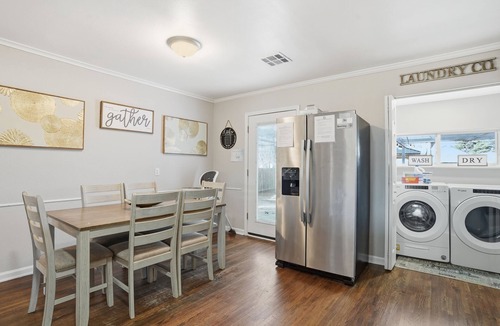 Turner Park House | 1940s Stunning Midtown Remodel | Expo/TU 1 Mile
