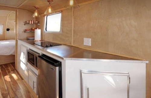 La Cienaga House | 1948 Spartan Camper - Vintage feel, beautifully renovated!