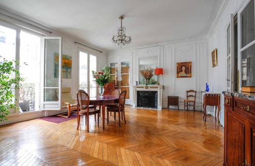 Quartier de l'Ecole-Militaire Apartment | 195 m² Apartment ∙ 4 bedrooms ∙ 6 guests