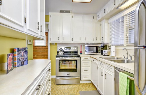 Winstead Park House | 1950's Single Level! Comfortable, Clean