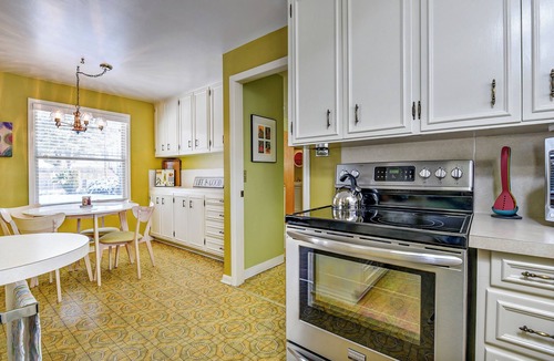 Winstead Park House | 1950's Single Level! Comfortable, Clean