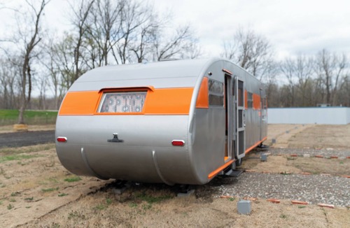 Sapulpa House | 1952 Royal Spartanette Trailer @ Teepee Drive-In