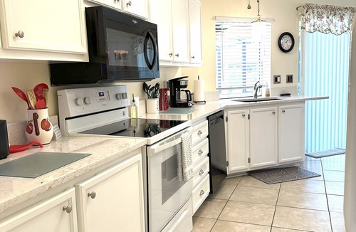 Pelican House | 196 Five Star Reviews!