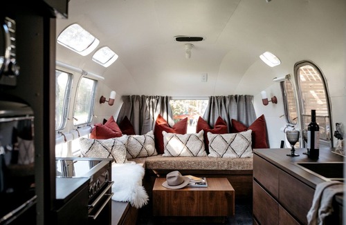 Tyendinaga Mohawk Territory House | 1971 Vintage Modern Airstream with Cowboy Tub