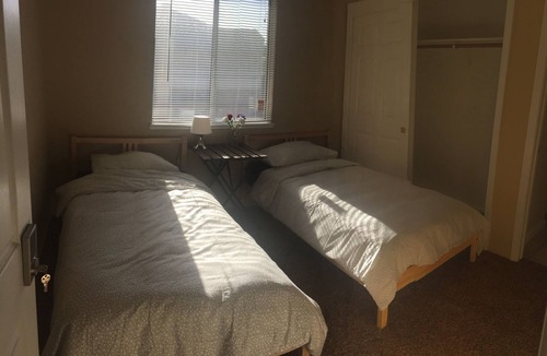 Lathrop House | 1994 built Large house 3/3/3 WiFI TV kitchen W/D Tons of Parking