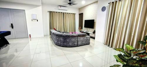 Taman Rapat Damai House | 19pax Ipoh Semi-D W Shared Pool Table & Karaoke ISD03 R