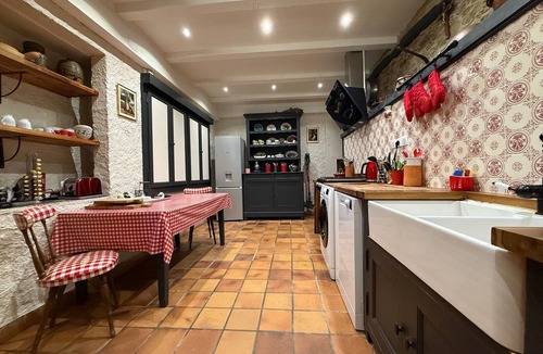 Saint-Paul-la-Roche Villa | 19th Century Estate with River in Dordogne, pool and wifi