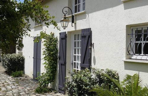 Arsac House | 19th century building 3 stars *