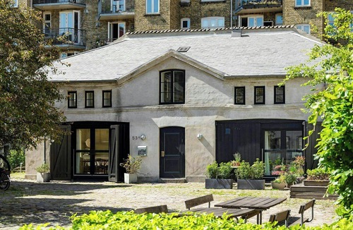 Norrebro House | 19th-century flat by the lakes in Copenhagen